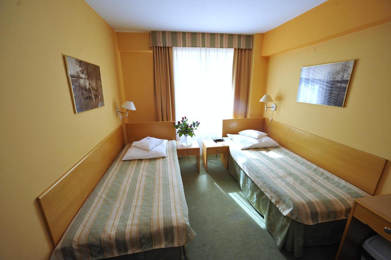 Hotel Sport Bełchatów エクステリア 写真