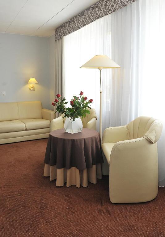 Hotel Sport Bełchatów エクステリア 写真