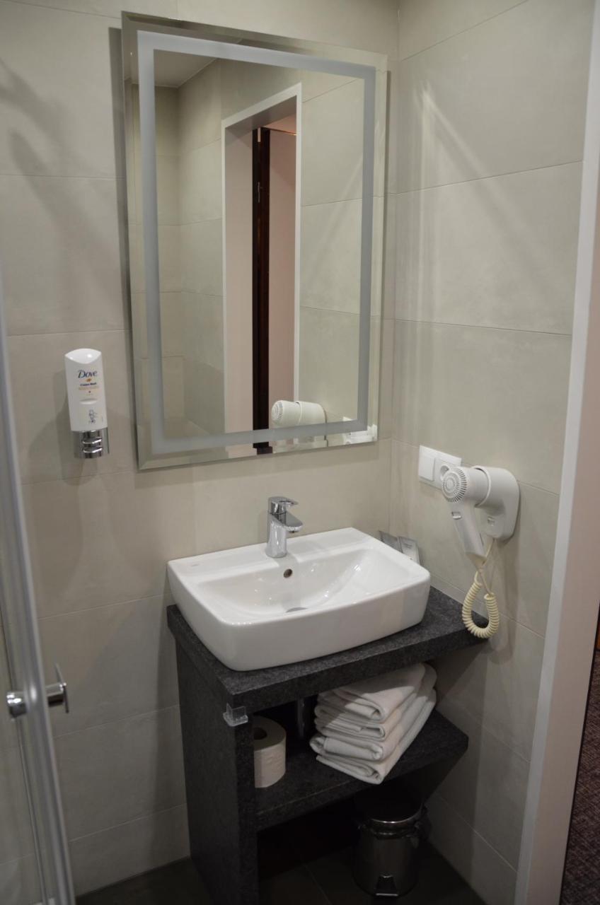 Hotel Sport Bełchatów エクステリア 写真