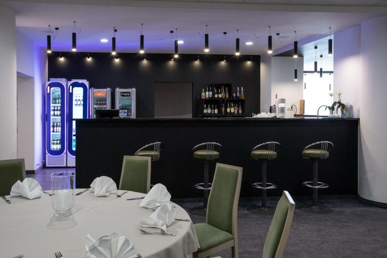 Hotel Sport Bełchatów エクステリア 写真